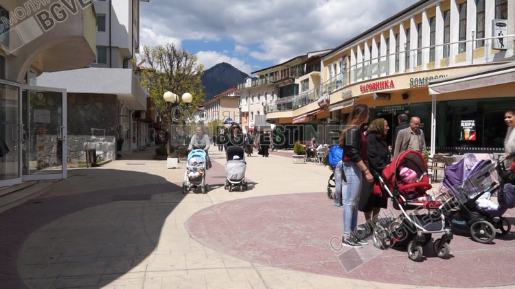 67 на сто от новородените в Смолянско - извънбрачни