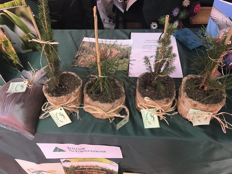 Учебната компания на Професионалната гимназия по икономика ще участва в национално състезание