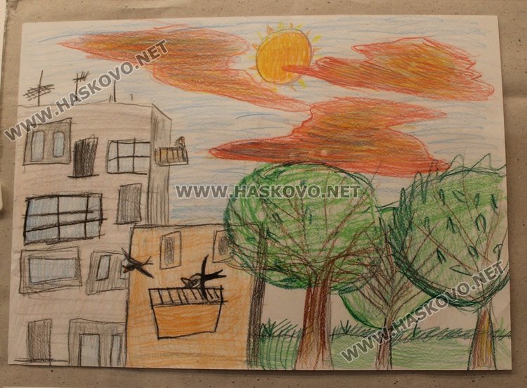 Малки художници от СУ "Любен Каравелов" откриха своя първа изложба