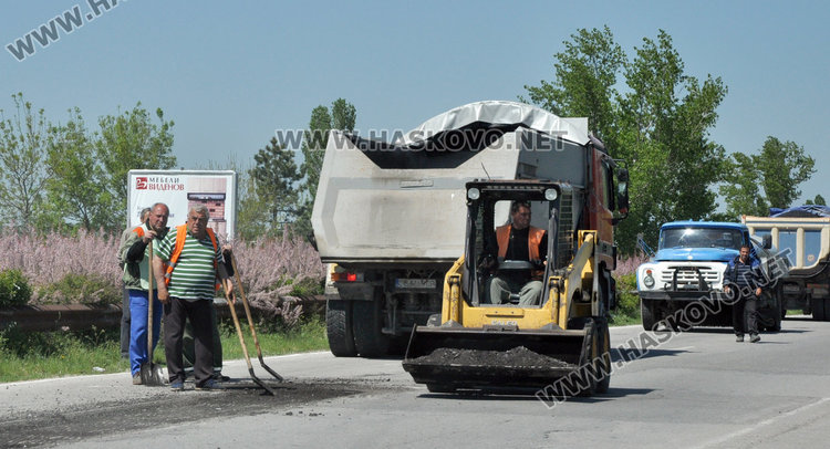 Кърпят пътя Хасково – Димитровград, ремонтират към Стара Загора и Пловдив
