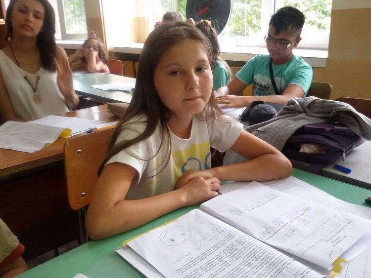 Виктория Кьосева отново завоюва първо място в конкурс за есе