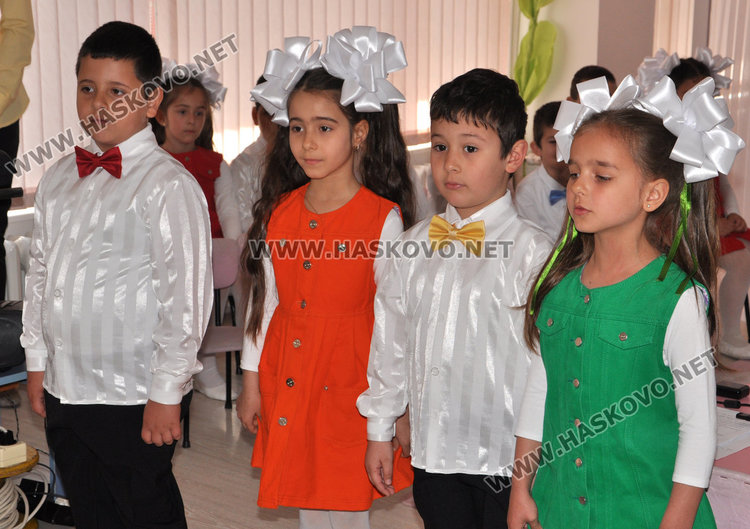 Усмихнати ноти за 40-годишнината на „Иглика“