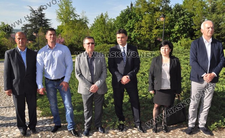 Димитровградчани почетоха паметта на Пеньо Пенев