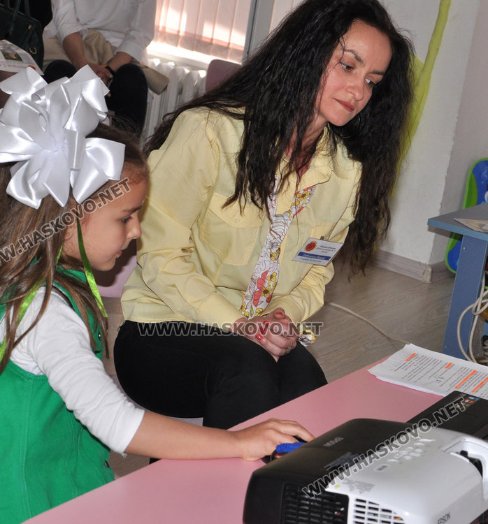 Усмихнати ноти за 40-годишнината на „Иглика“