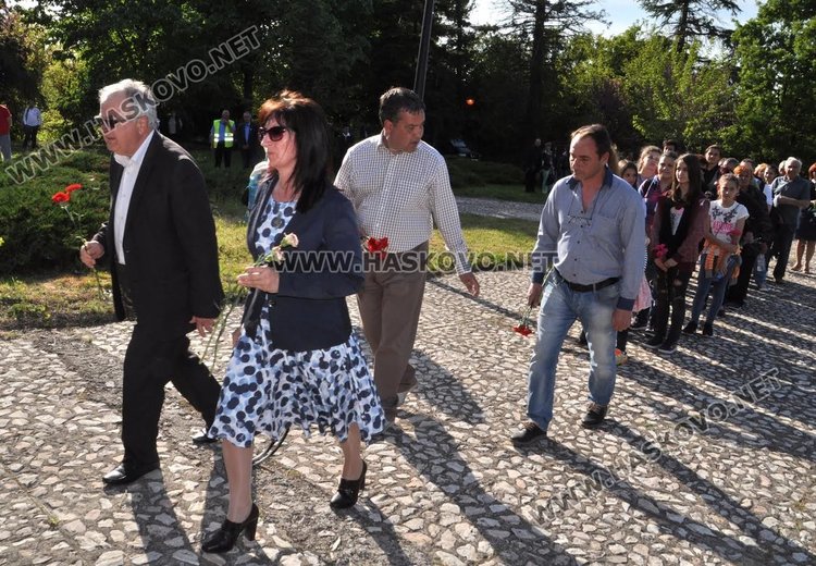 Димитровградчани почетоха паметта на Пеньо Пенев