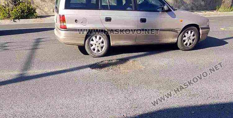 Зейнали ями по бул. “Съединение” пукат гуми, ВиК асфалтира шахтите 