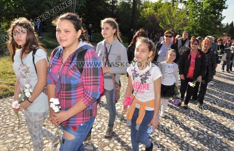 Димитровградчани почетоха паметта на Пеньо Пенев