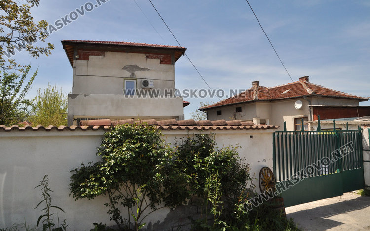 Цехът в Книжовник остана заключен и никой не отвори на журналистите