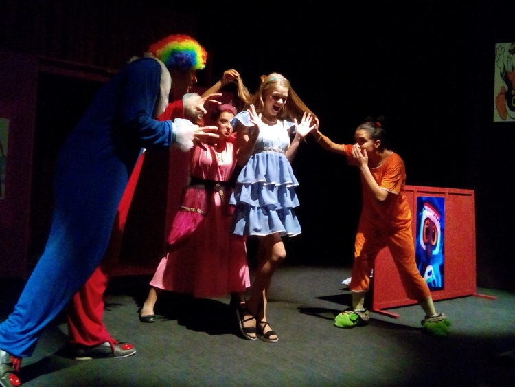 Спектакълът "Кукла Барби" на Майа Остоич се представя на Международен фестивал в Търговище