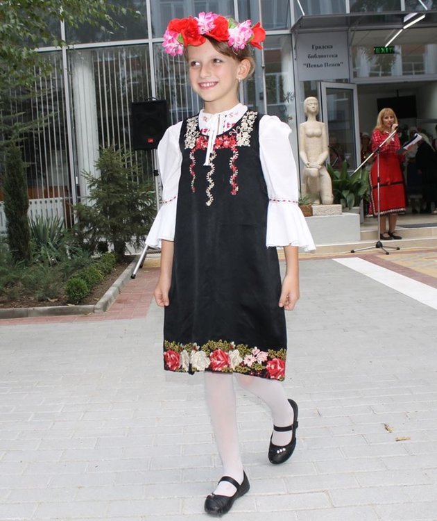 Ревю на български народни носии се проведе през 2016 година в местния музей, снимка -архив