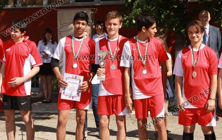 Патронен празник чества ОУ "П.Славейков"