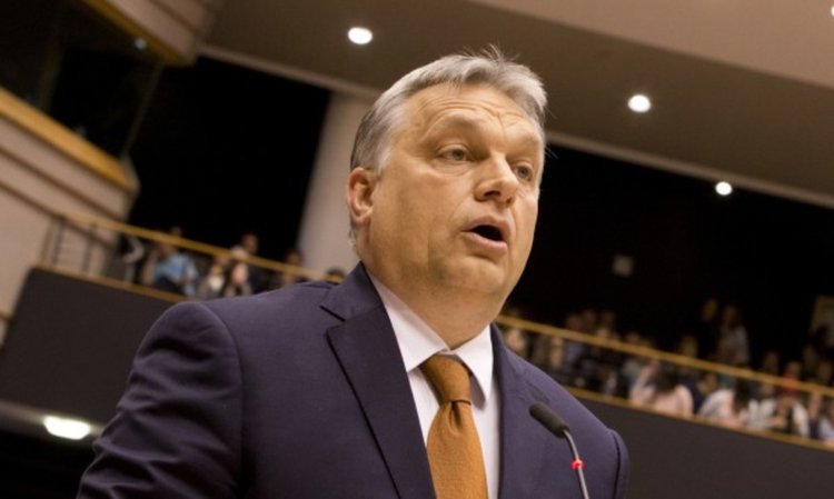 Г-н Орбан, не може да взимате парите на ЕС, но не и европейските ценности