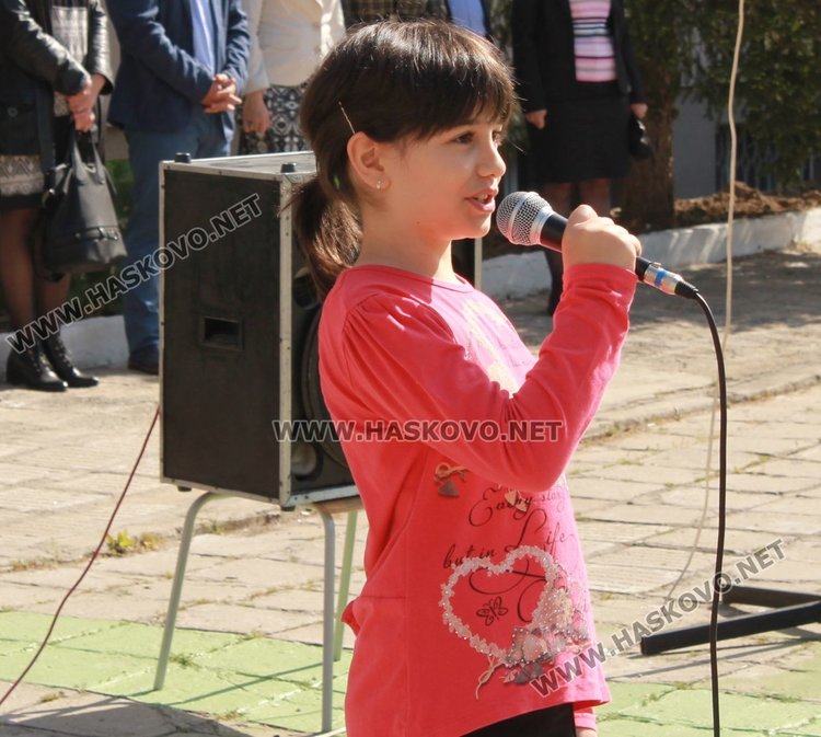 Средно училище "Любен Каравелов" почете своя патрон