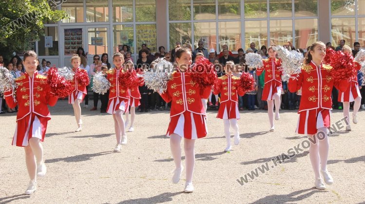 Патронен празник чества ОУ "П.Славейков"