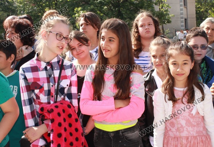 Патронен празник чества ОУ "П.Славейков"