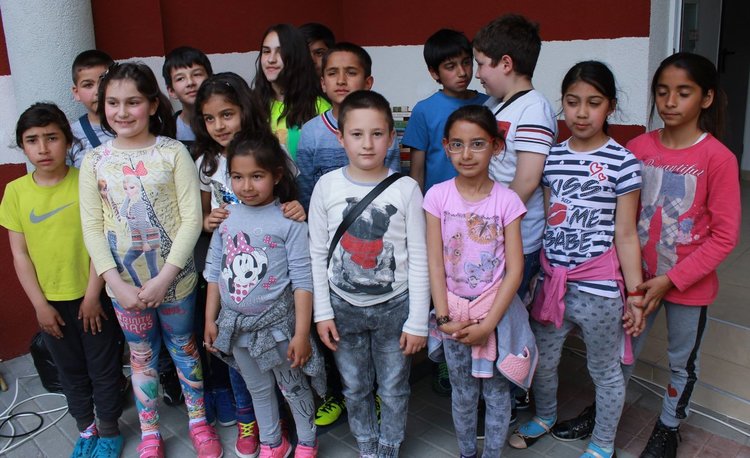 Децата от училището в черноконево, които са участници в проекта