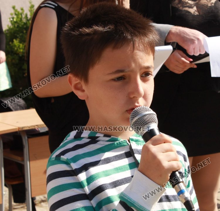 Средно училище "Любен Каравелов" почете своя патрон