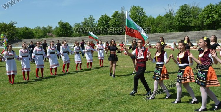 Езиковата гимназия проведе надиграването си на стадион "Раковски"