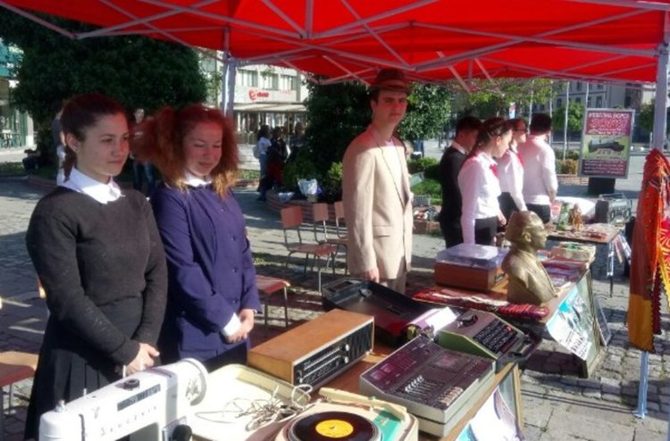 Соцреализъм в центъра на Кърджали,припомнят ни времето на Тато