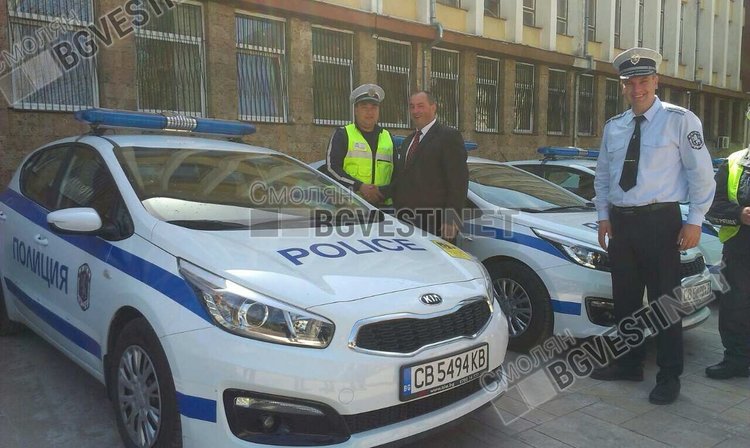 Шест нови автомобила с видеонаблюдение за пътните полицаи в Смолянско