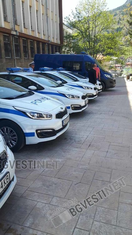 Шест нови автомобила с видеонаблюдение за пътните полицаи в Смолянско