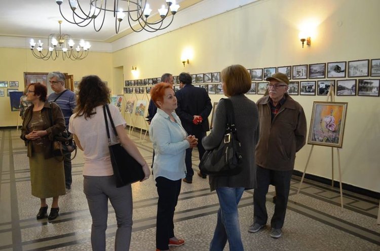 Майските културни тържества започнаха с откриване на изложба