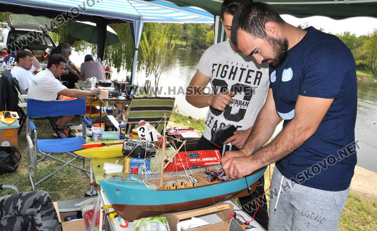 60 кораба в надпревара за бързина и фигурен пилотаж край Харманли 