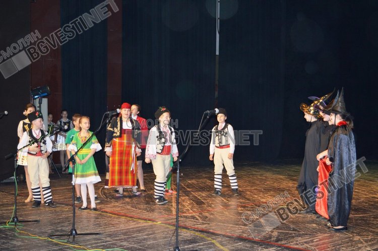 Театралното изпълнение на учениците от ОУ "Иван Вазов" също беше отличено с първо място