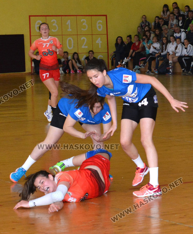 Девойките на Хасково грабнаха златото на хандбал 