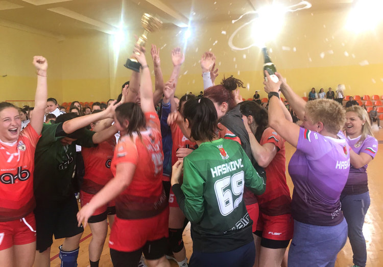 Девойките на Хасково грабнаха златото на хандбал 