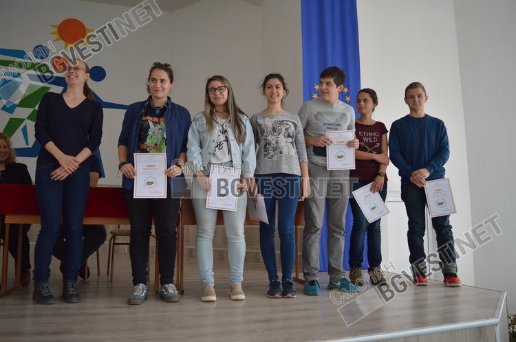 Отличените със специални награди 