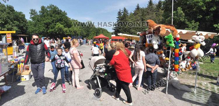 Ромите в Хасково отпразнуваха мощно Деня на труда в Кенана