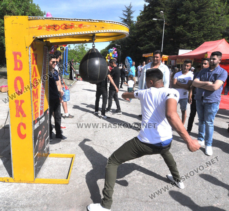 Ромите в Хасково отпразнуваха мощно Деня на труда в Кенана