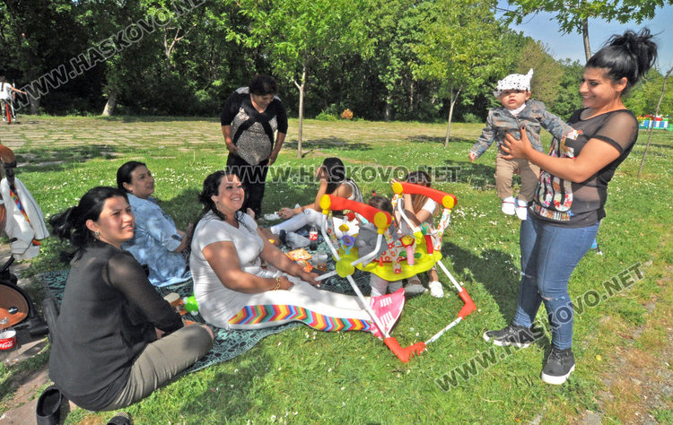 Ромите в Хасково отпразнуваха мощно Деня на труда в Кенана