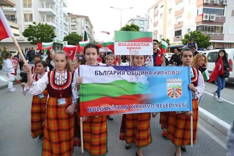 Делегация от Кирково  посети Измир по повод Денят на детето