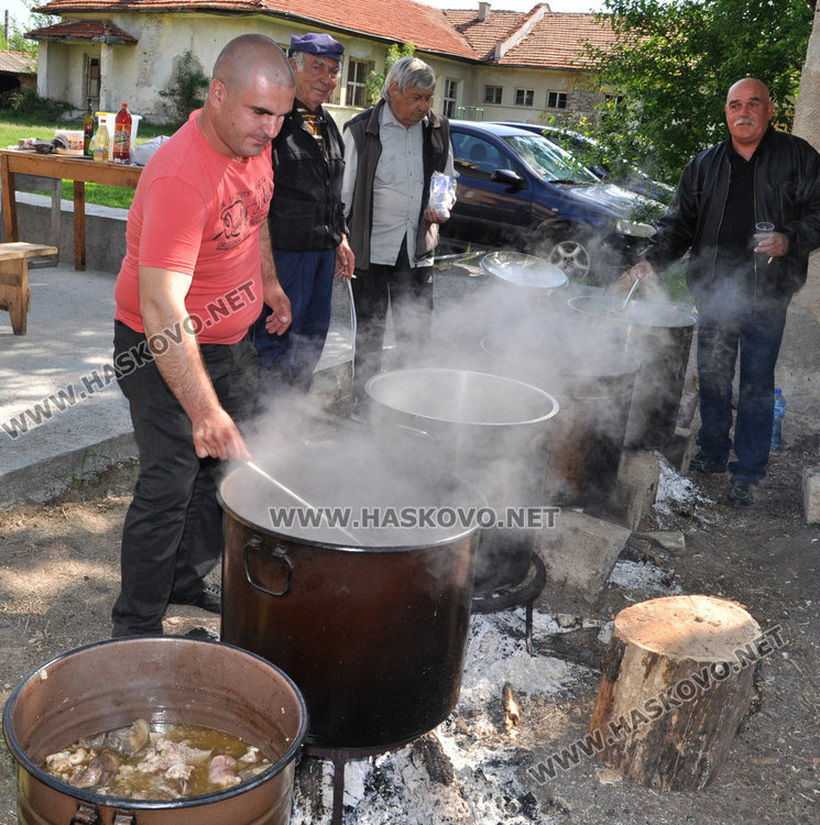 Затворено преди 20 г. селско читалище отвори отново, честват го с празник