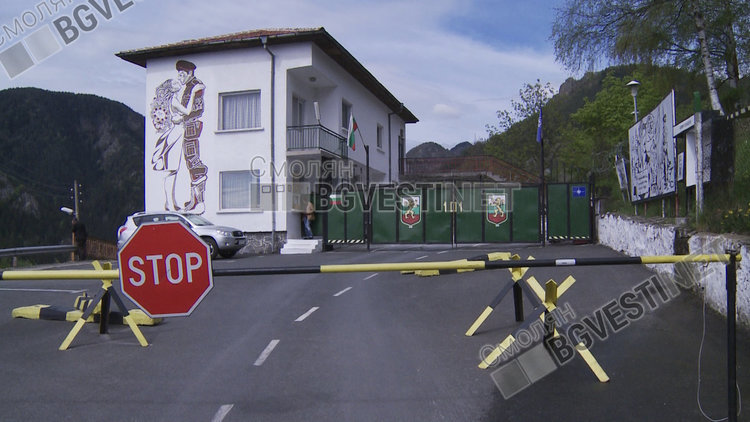 101-ви Алпийски батальон показва въоръжение и алпийски техники за Деня на храбростта 