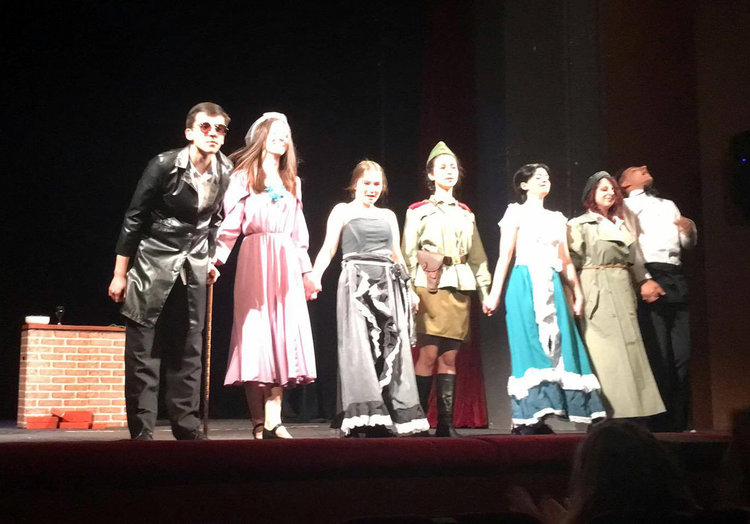 Езиковата с награда от франкофонски театрален фестивал,разсмива с „Ало,ало”