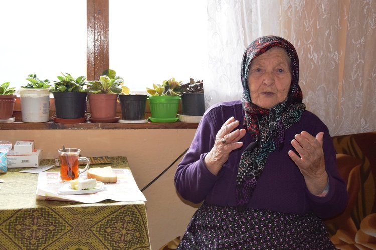 86 - годишната баба Хайрие от Ардино: Най-святото и ценно нещо са здравето и добруването