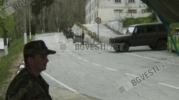 101-ви Алпийски батальон показва въоръжение и алпийски техники за Деня на храбростта 