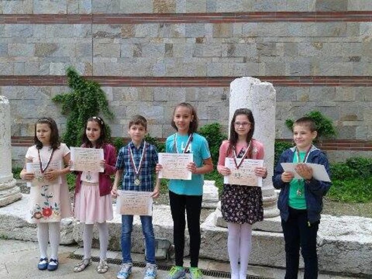 Наградените участници в националното състезание