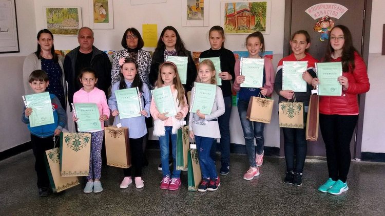 Наградиха победителите в конкурса „С очите си видях бедата” в Ардино