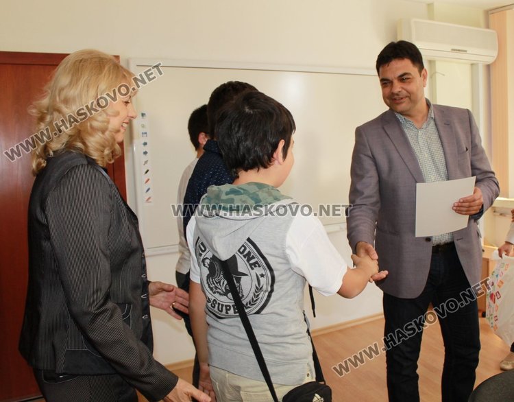 Връчиха наградите на победителите в пролетното почистване на Димитровград