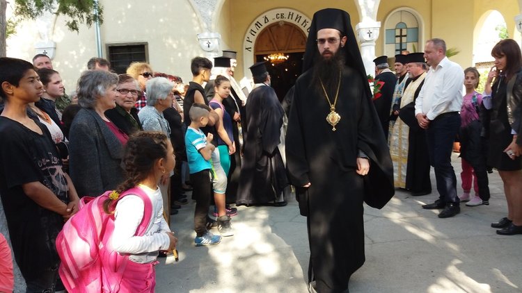 Дядо Арсений положи камък на нов параклис в Дебър