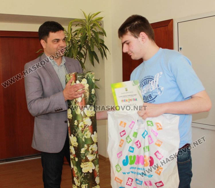 Връчиха наградите на победителите в пролетното почистване на Димитровград