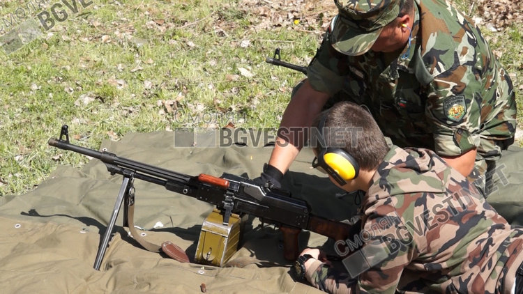 Ученици от Девин и Смолян се почувстваха макар и за кратко като кадрови войници