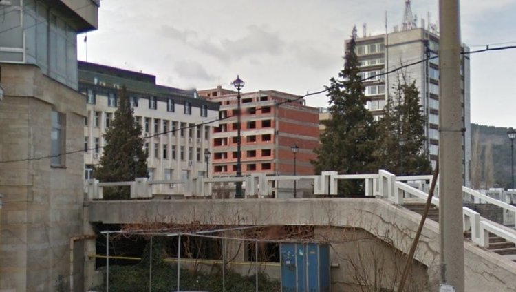 Укрепват Трето площадно ниво и стълбищната конструкция към него