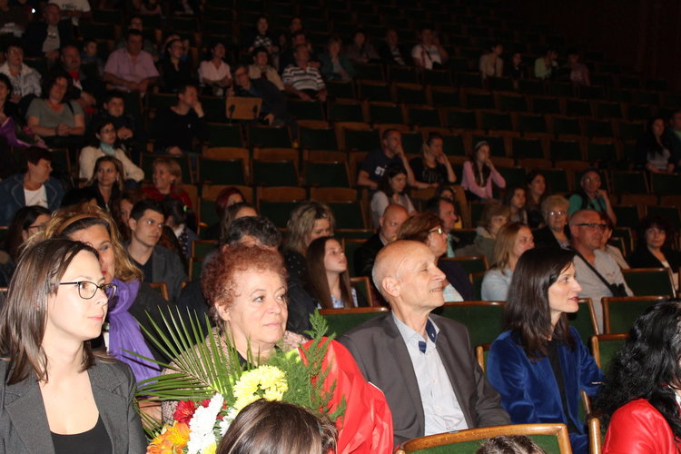 Евродепутат и кметът наградиха призьорите в „Творчество без граници“