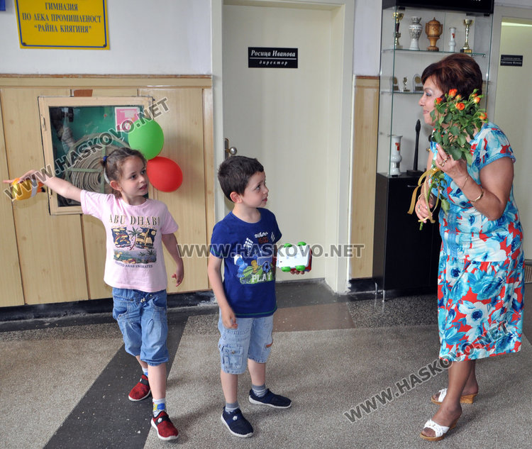 Блясък от главата до петите в Деня на отворените врати в ПГЛП „Райна Княгиня“