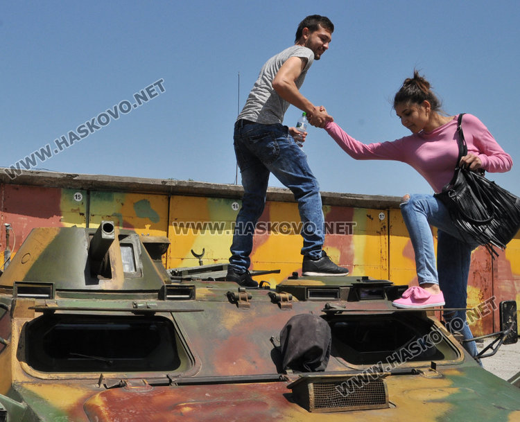 Вземат на мушка посетители в поделението в Хасково